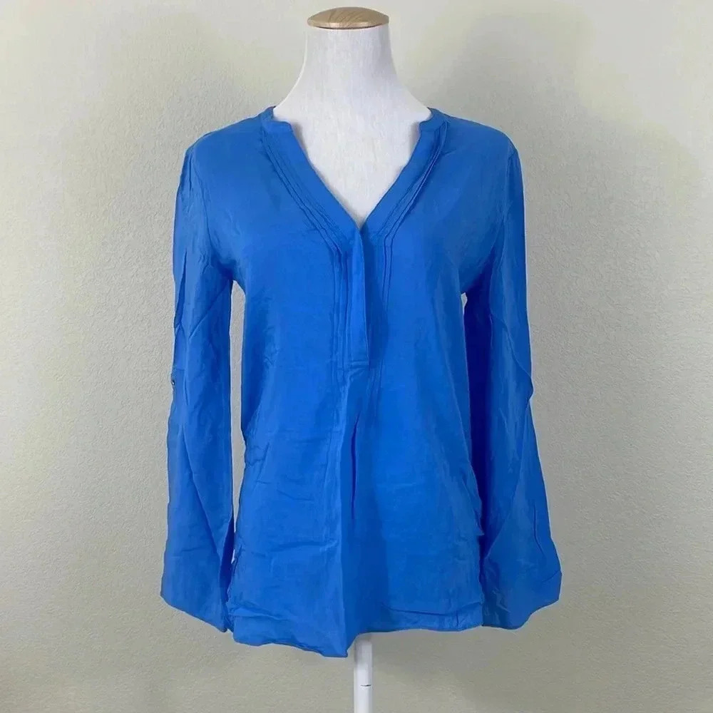 Lilly Putlizer v neck long sleeves blue blouse size xs